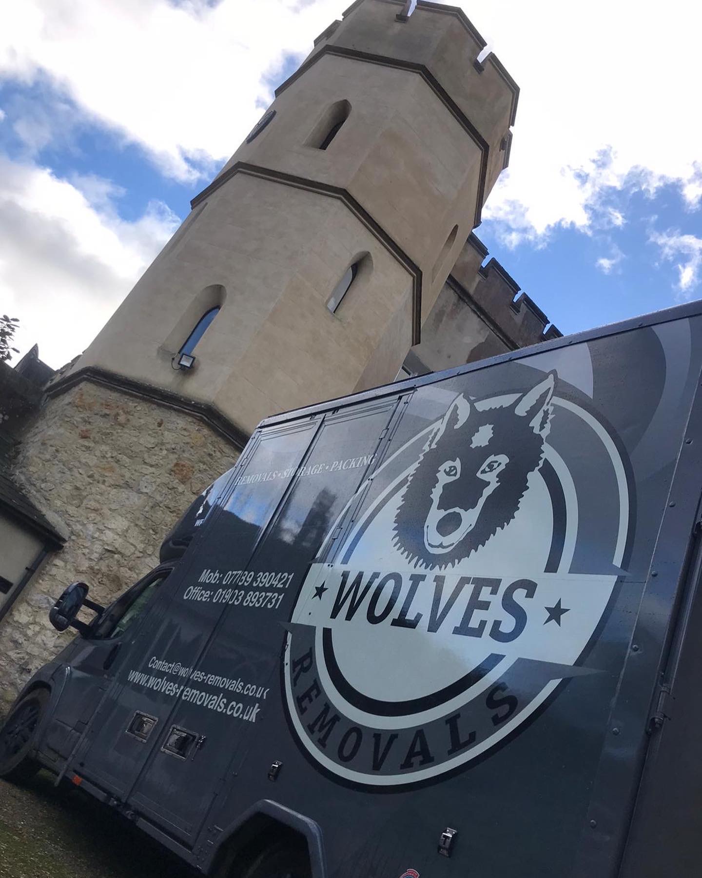 Wolves removals, full packing and storage service across West Sussex 